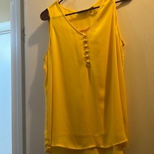 Women’s apt 9 yellow button up blouse